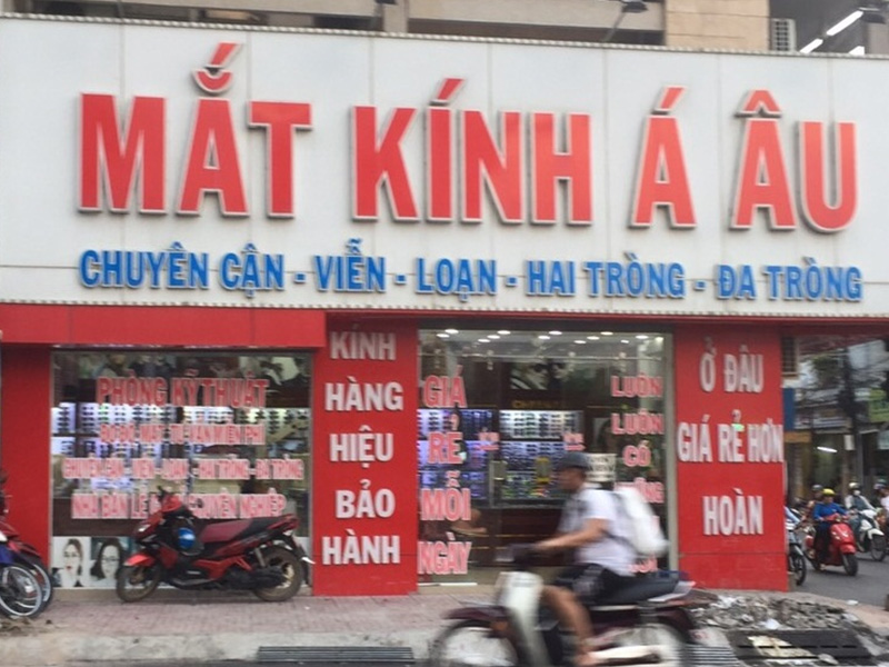 Mắt Kính Á Âu